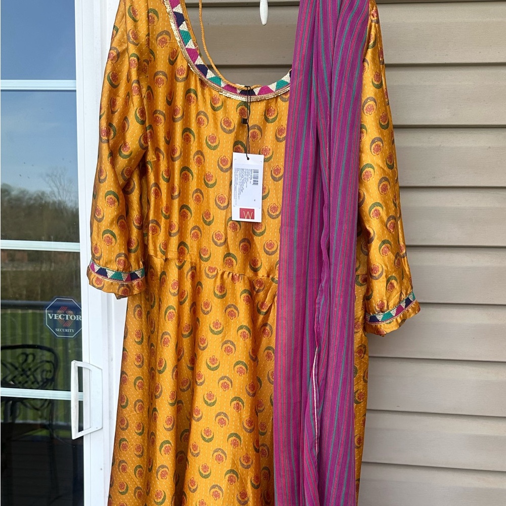 NWT! Brand W Plus-Size 18 Mustard yellow Printed Satin-feel Kurta Dress + Chunni